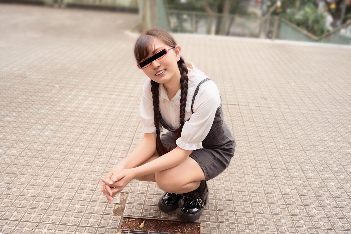 お尻の開発にも興味津々な赤メガネ娘 サンプル画像 2