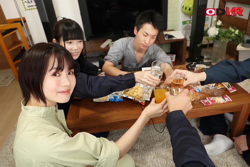 【VR】鉄工所で寮住まいの僕らは内緒で付き合っている。普段、大人しい彼女はエッチで激変！感じすぎて号泣&快楽で絶叫！全身ガクガクでイキまくる！そんな彼女と同僚にバレないようにこっそり声ガマンSEX 幾田まち サンプル画像 1