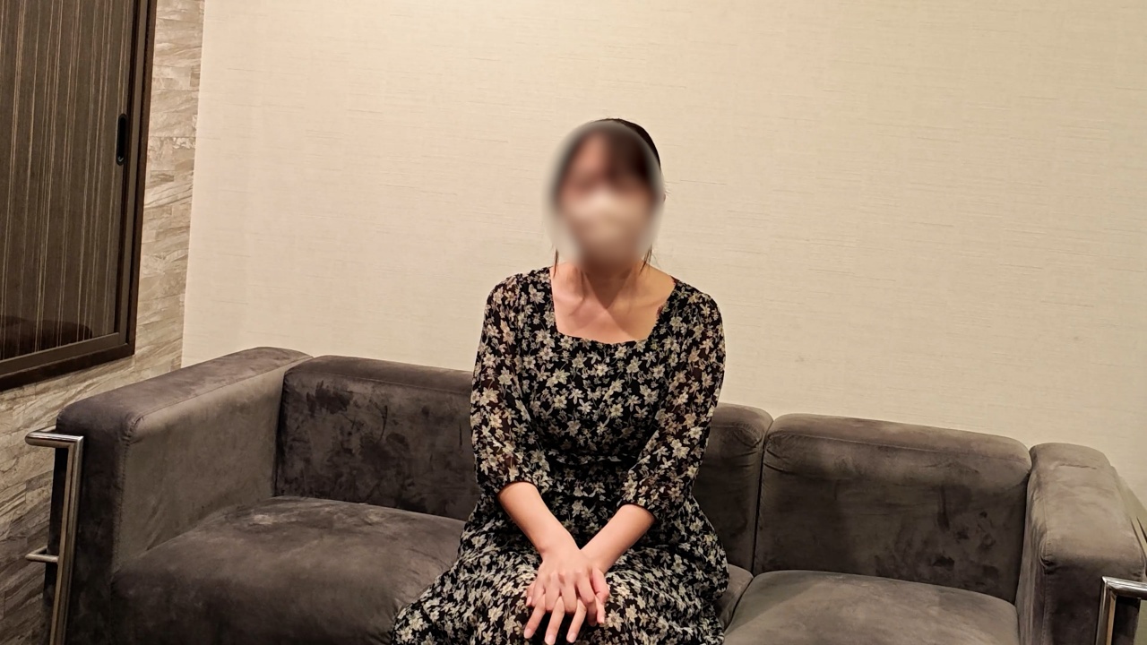 【メンズエステ裏講習】【主観映像】おっとり系メガネ美女のテクニックがヤバすぎて勃起チンコが大ピンチ！全男性が好きになってしまう究極マッサージｗｗ【ゆらの(24歳) 1回目】 サンプル画像 1