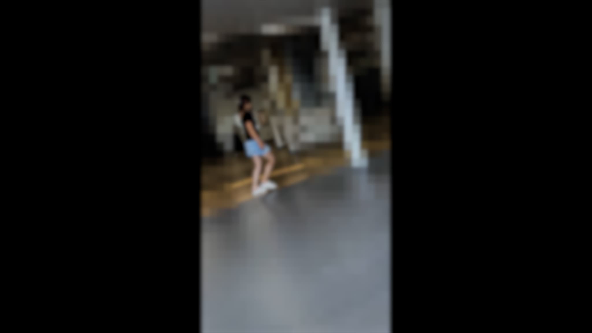 ［OK窃触/尻有］セックスレス全身性感帯熟女妻。人目もはばからず多め大きめ強めの大喘ぎ。 サンプル画像 6