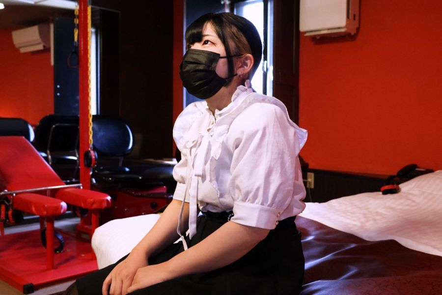 天然もの地雷系娘を踏みつけてアヘ顔腹パンチセックス サンプル画像 1