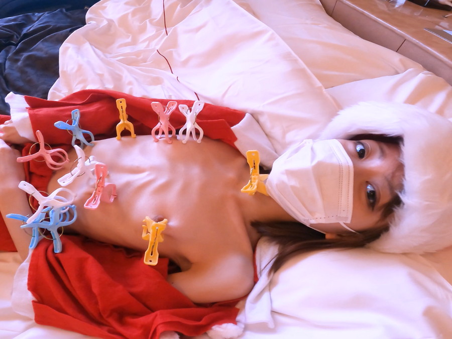 プレゼントは腹パンチ?ダブルGカップとスレンダーガールのクリスマススペシャル サンプル画像 10