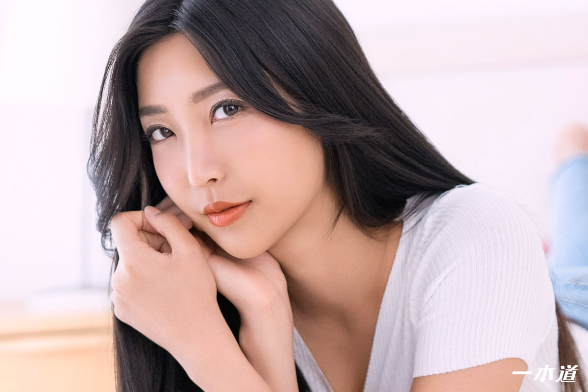 ピタパン姿で隣人を誘惑する人妻がヤバすぎた！ サンプル画像 1