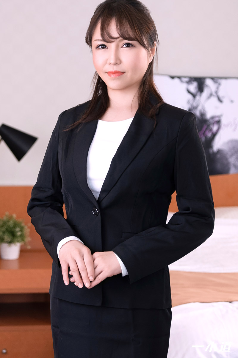 カスハラにも対応するホテルコンシェルジュ 双葉みお サンプル画像 1