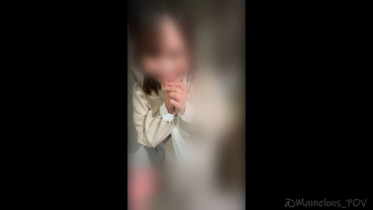 清楚系JDセフレと居○屋トイレでこっそりどきどきフェラチオ&乳首舐め手コキ サンプル画像 2