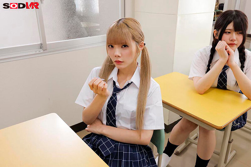 【VR】【8K】舞台『裸の女王様』主演:美澄玲衣 ウチのクラスの出し物は、生意気一軍女子の理解らせストリップ劇 サンプル画像 4