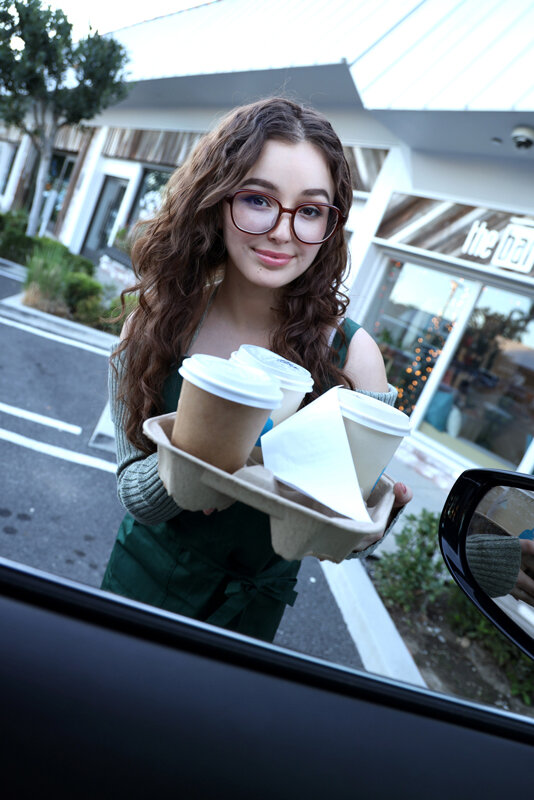 LAで出会った親日美女のカフェ店員にグッツモニターお願いしてみたら奇跡が起きた！！リアナ（28） サンプル画像 1