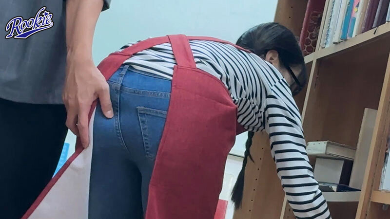 図書館で働く地味っこ眼鏡女子を館内痴●してレ●プ！イキ狂わせて完堕ち肉便器化 斉藤帆夏 サンプル画像 3