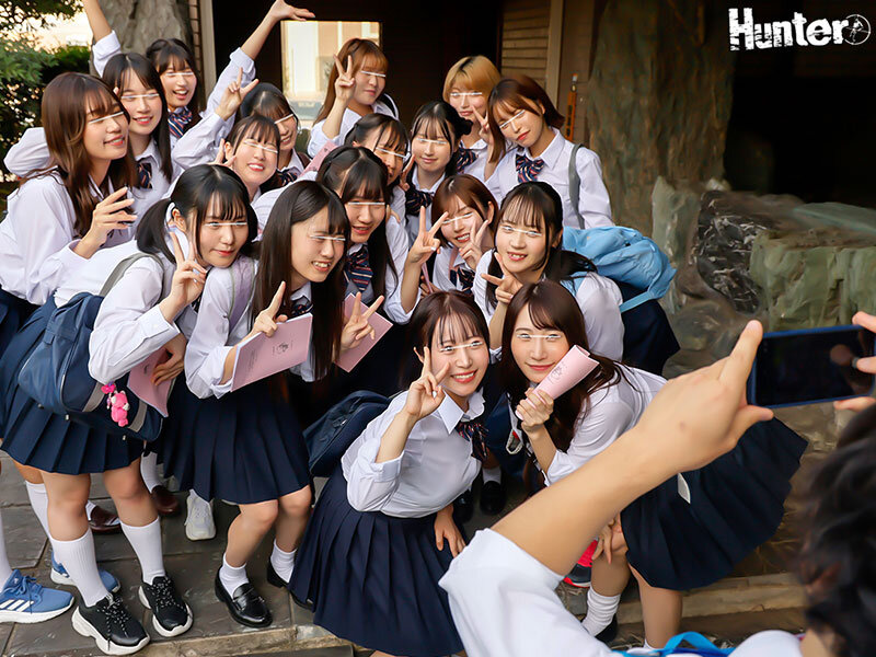 修学旅行で21人の可愛いクラスメイト女子全員と密着度400%中出しハーレム大乱交! サンプル画像 2