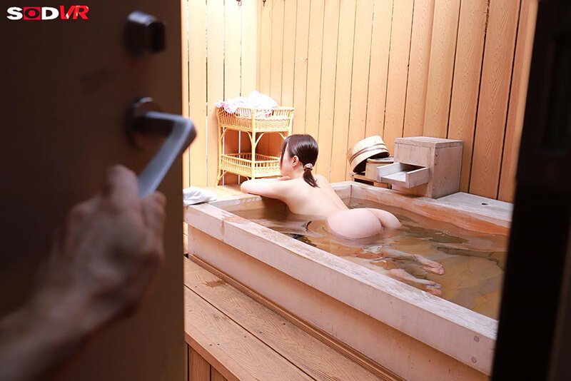 【VR】【8K】貸切温泉潜入、社員旅行中に朝勃ちレ×プ。数少ない後輩女性社員の濡れ髪と浴衣姿に…制限時間で大量膣奥射精 サンプル画像 8