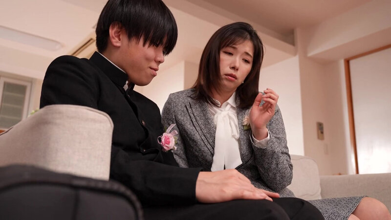 愛する息子の卒業記念に筆おろし サンプル画像 1