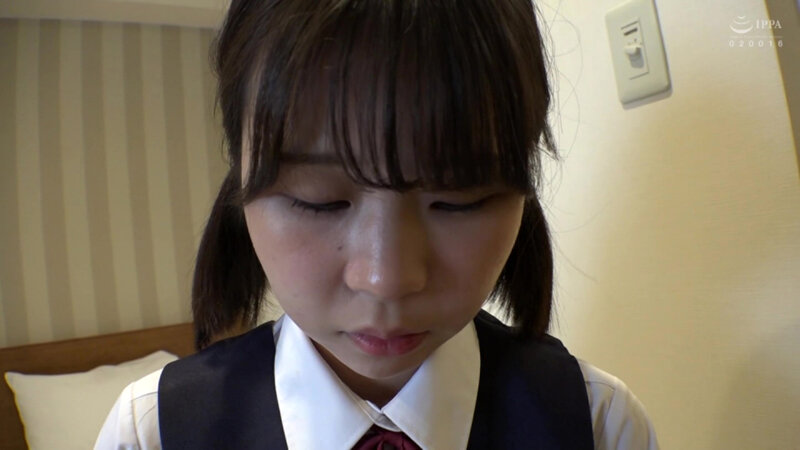 よだれダラダラ！幼いおさげの制服女子 サンプル画像 1