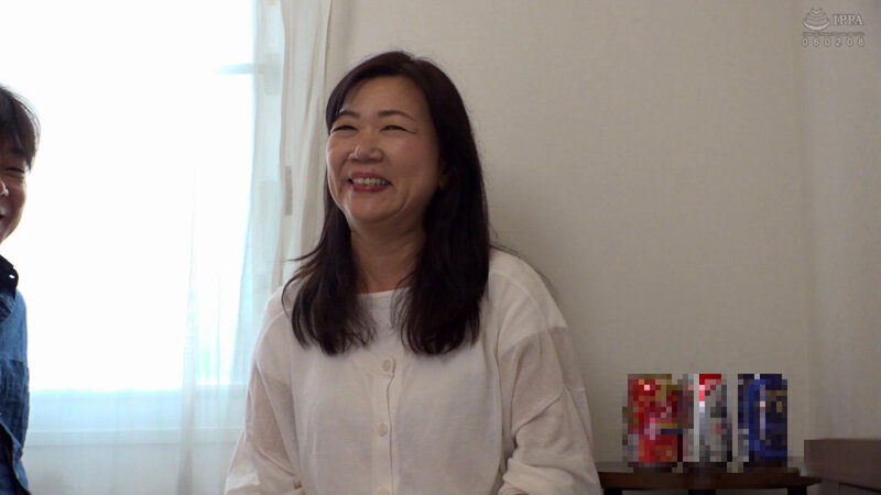 五十路の潮吹き一番搾り おしっこマ○コスプリンクラー 脅威の潮吹き体質！ 片桐梓 サンプル画像 1