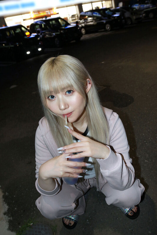 深夜の田舎のコンビニでウロウロしているギャルを簡単にお持ち帰り出来るのか検証 レンちゃん サンプル画像 3