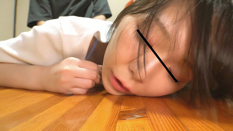 【配信限定】僕らの性交友サークルの卑猥な活動映像（3） 女子大生5名 ～ 先輩の彼女のカラダを…あとで俺も使うんだから中に出すなよ サンプル画像 6