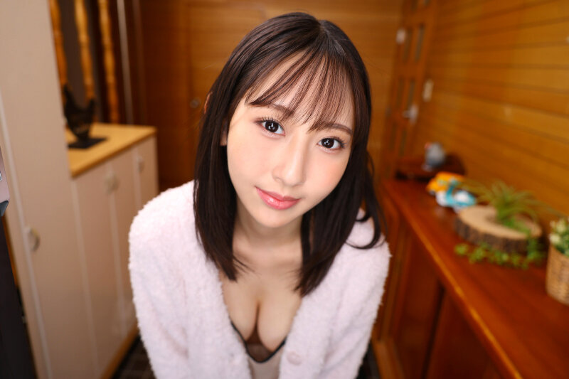 【VR】【8K】久々に幼馴染の家に遊びに行ったら出迎えてくれたのは幼馴染の姉。2人キリの家で無防備にスキンシップされて… 山下紗和 サンプル画像 2