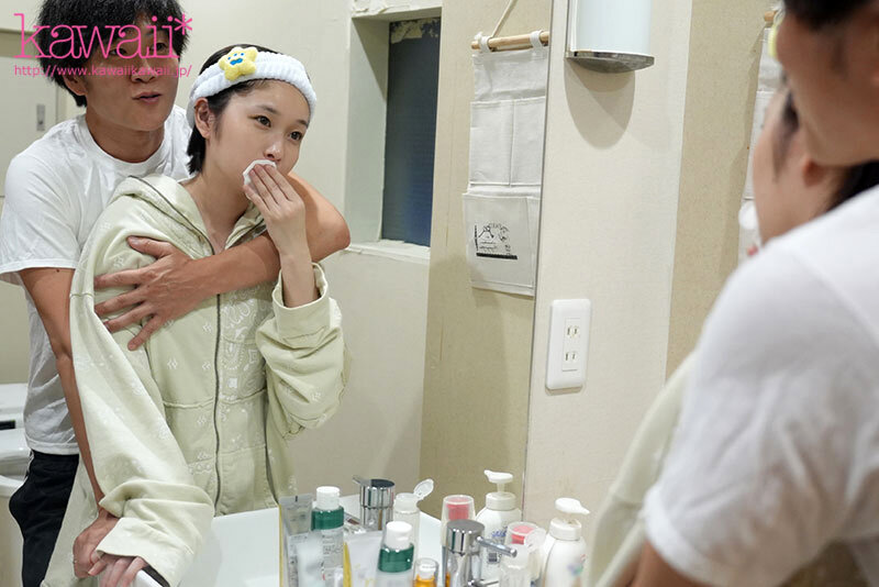 「ゴムなくなっちゃった…生でもいいですよ」終電なくなり後輩女子社員の部屋に… 無防備すぎる部屋着と乳首ポッチに興奮した僕は妻ともしたことない人生初中出し 一晩中モウレツにハメ狂った… 松岡美桜 サンプル画像 7