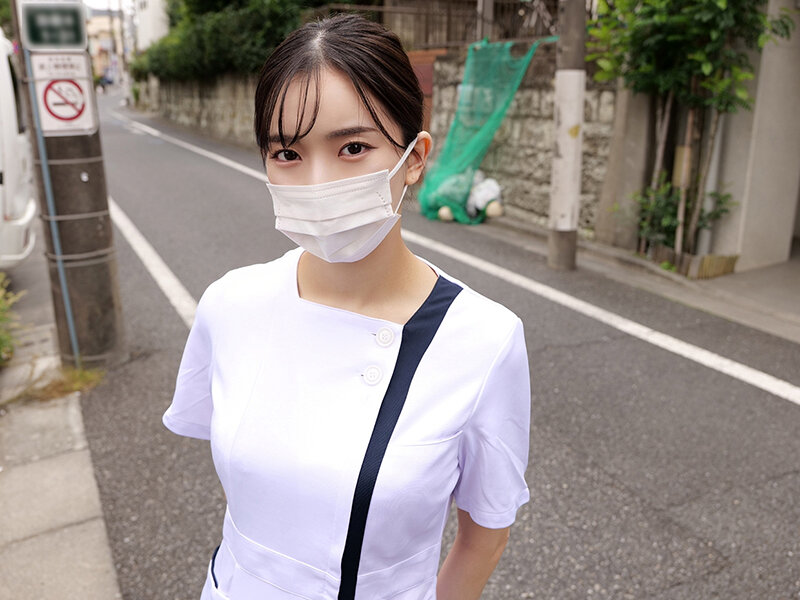 マスク美女感がハンパない歯科衛生士の皆さんww青空の下で童貞君のファーストキッス奪ってくれませんか！？マスクを外して現れる美顔で見つめる超濃密ベロキスで初めてのキッスを奪ってセキララ超発情！仕事も忘れて童貞君をベロベロ接吻とともに生ハメ中出し筆おろしww サンプル画像 16