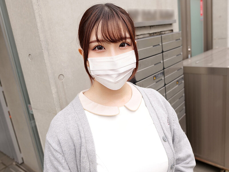 マスク美女感がハンパない歯科衛生士の皆さんww青空の下で童貞君のファーストキッス奪ってくれませんか！？マスクを外して現れる美顔で見つめる超濃密ベロキスで初めてのキッスを奪ってセキララ超発情！仕事も忘れて童貞君をベロベロ接吻とともに生ハメ中出し筆おろしww サンプル画像 6