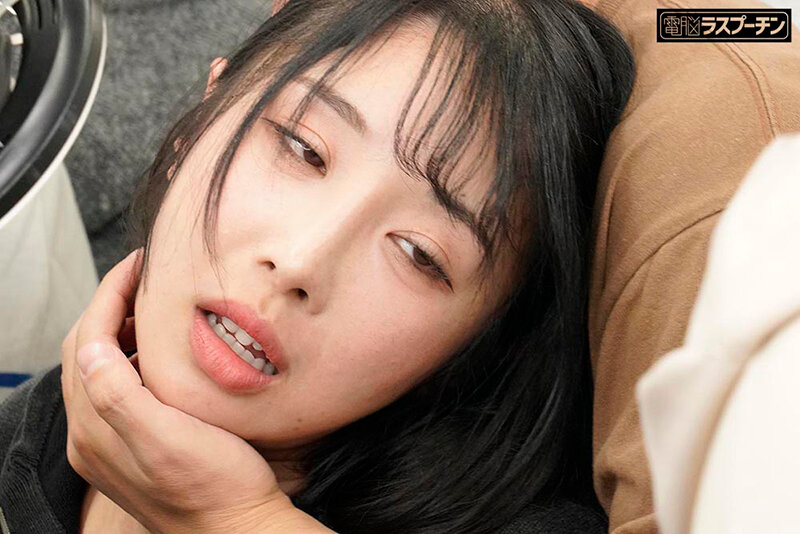満員電車で羽交いじめにされ切り裂きマキシワンピの隙間から乳首だけを徹底的に開発されるアヘ顔敏感女2 小野坂ゆいか サンプル画像 10
