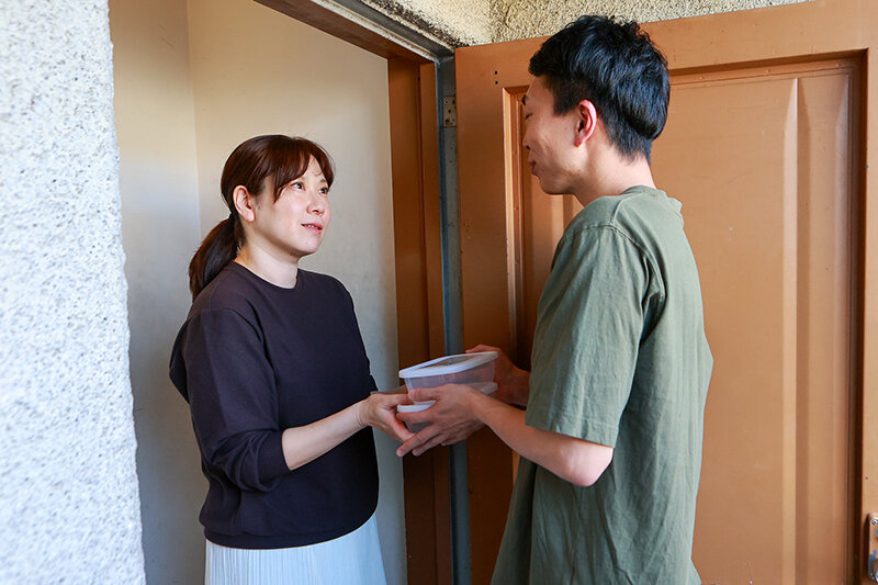 アパートの隣に住むムッチリすけべな五十路妻 久宝ななえ サンプル画像 5