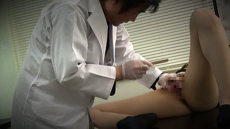 「舐めても良いですか？」電マで気持ち良くなった患者の治療には肉棒を！ サンプル画像 10