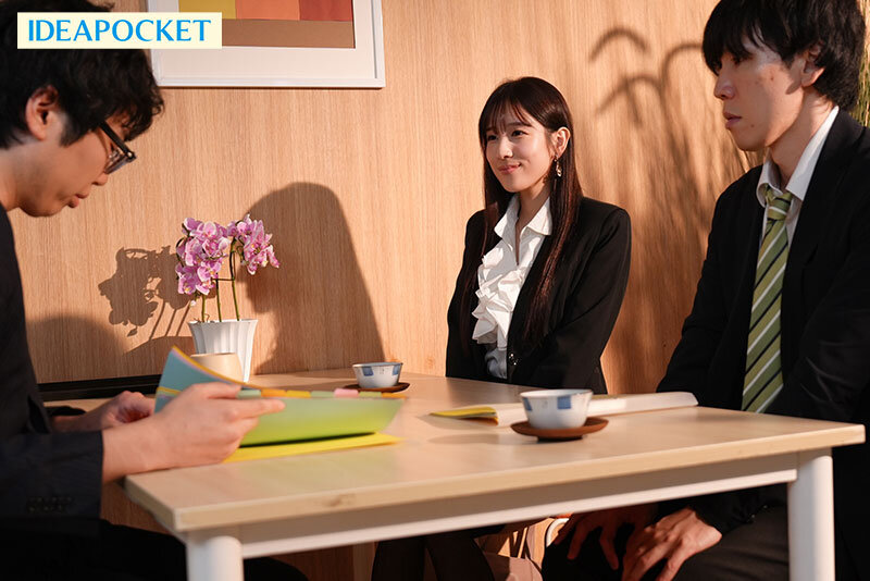 出張先が記録的豪雨で高嶺の花の女社長と相部屋に…大人の色気と官能的美ボディにフル勃起した童貞の僕を受け入れてくれた優しさに甘えて朝まで暴走むしゃぶりつき性交 三澄寧々 サンプル画像 2