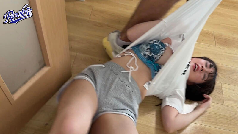 電車で毎日見かけるカワイイあの子を粘着ストーキング！電車痴●！睡眠姦！自宅襲撃！の鬼畜オンパレード 桜庭ももな サンプル画像 12