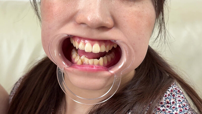 【個人撮影】水月みお 初喉チンコ触り＆舌や八重歯を観察 サンプル画像 17