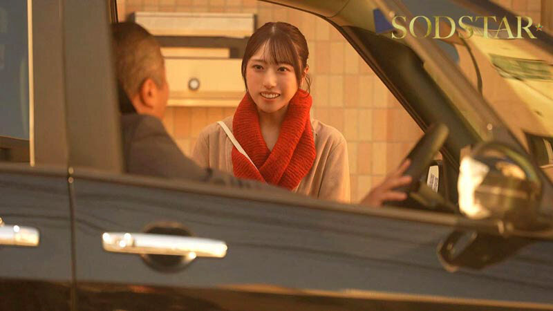 車中不倫 こんなオジサンでも娘の幼なじみ（19）にコクられて付き合うことになっちゃった！年の差なんと31歳！自宅ガレージで唾液を絡ませ汗ダクでちちくりあう 天神羽衣 サンプル画像 3