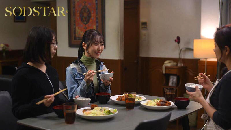 車中不倫 こんなオジサンでも娘の幼なじみ（19）にコクられて付き合うことになっちゃった！年の差なんと31歳！自宅ガレージで唾液を絡ませ汗ダクでちちくりあう 天神羽衣 サンプル画像 4