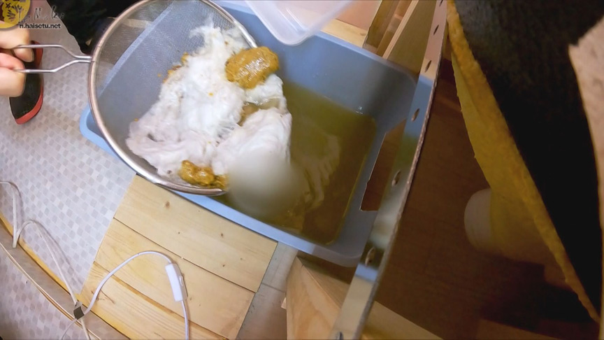 女に下剤を飲ませ排泄姿を覗いた上、ウンコを採取15 サンプル画像 18